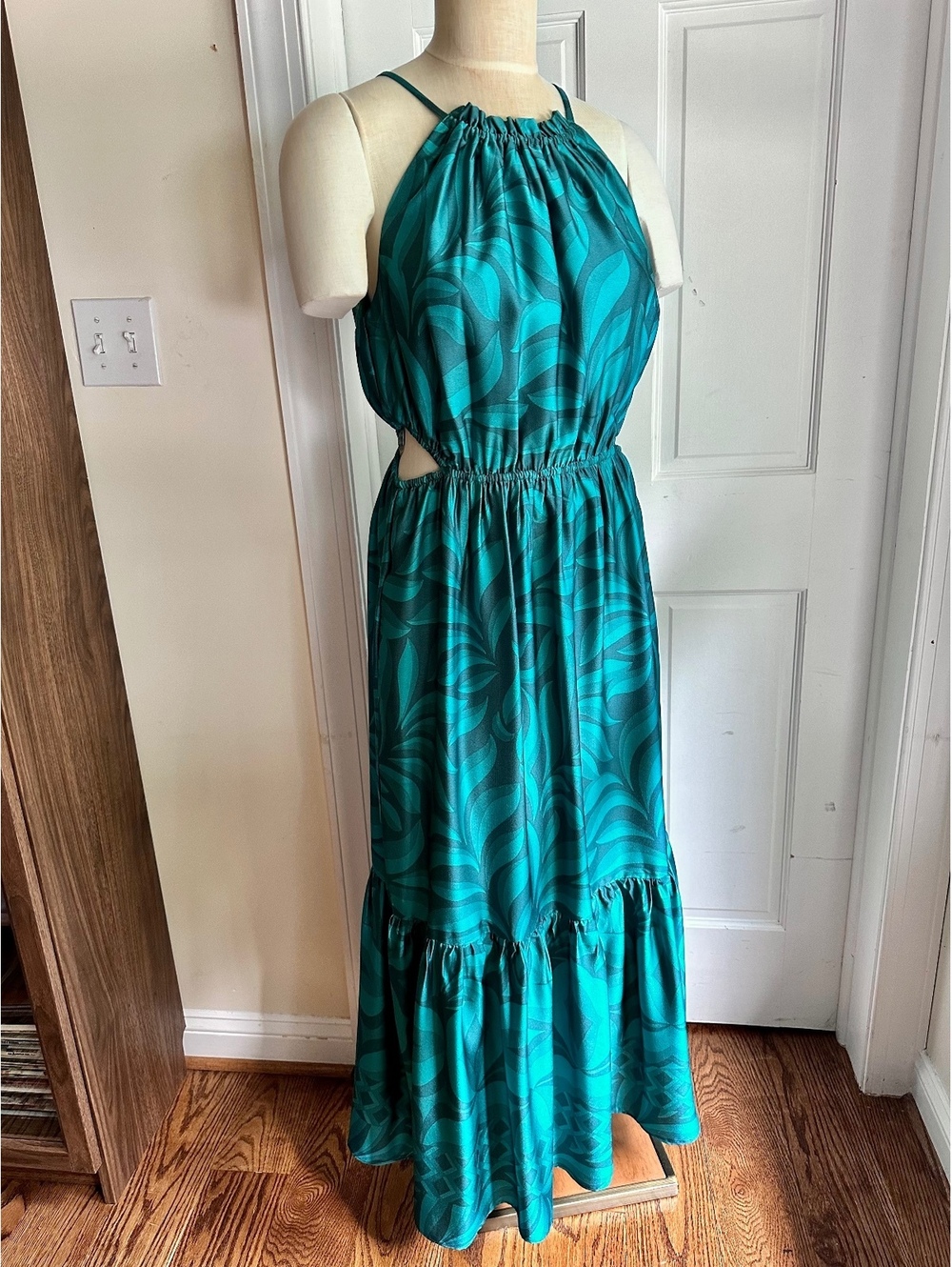 Taylor Teal Abstract Print Halter Neckline Satin Maxi Dress Size 8